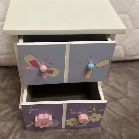Girls jewelry box with 2 drawers & cute bugs painted on - Picture 4 of 11